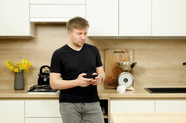 İş yerinde bir adam portresi