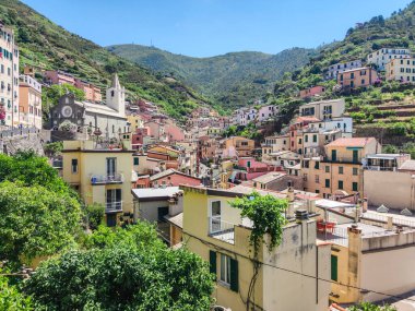 Tarihi Manarola kasabasının Ligurian iç bölgeleri