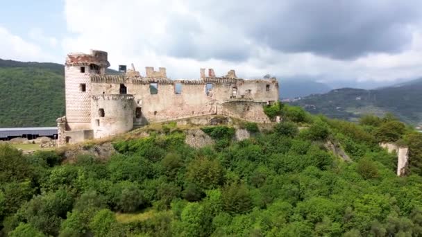 Отчет Путешествии Дрона Финал Ligures Знаменитые Руины Castel Govones Видно — стоковое видео