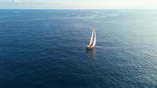 Vista Del Mar Liguria Desde Arriba Con Velero Anticuado — Vídeo de stock