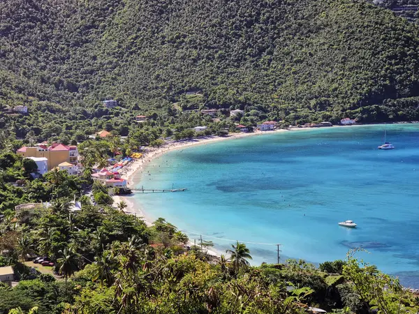 Karayip adaları tepeden bakıldığında bakir bir manzaraya sahiptir...