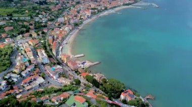 Diano Marina 'nın insansız hava aracı videosu, Liguria Sahil Hattı İtalya