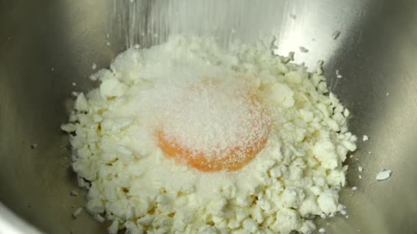 Cook Pours Flour Sieve Bowl Which Sugar Raw Chicken Egg — Vídeo de stock