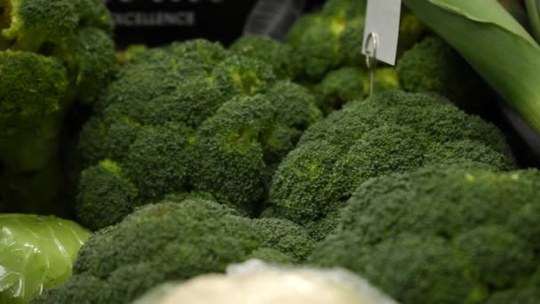 Broccoli Young White Cabbage Close Different Types Cabbage Counter Store — Vídeo de stock