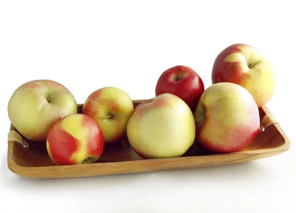 Różne Wielokolorowe Smaczne Jabłka Ogrodu Zbliżenie — Zdjęcie stockowe