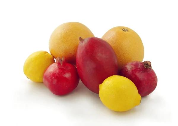 Красные Желтые Оранжевые Тропические Фрукты Качестве Вкусной Здоровой Вегетарианской Пищи — стоковое фото