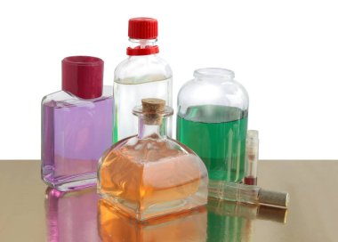 güzellik hizmetleri için çeşitli sıvılar ve kremler