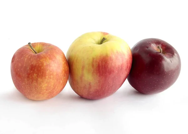 Красочные Сладкие Вкусные Яблоки Близко — стоковое фото