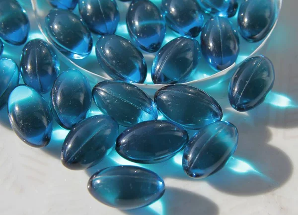 Modré Průhledné Tobolky Jako Lék Proti Onemocnění — Stock fotografie