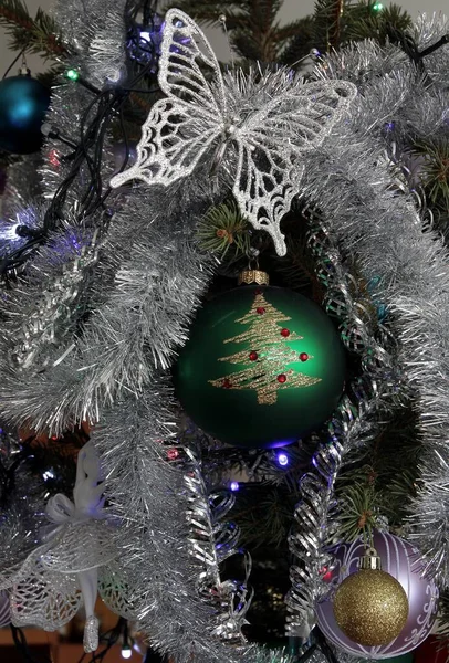 Kerstboom Diverse Ornamenten Close — Stockfoto