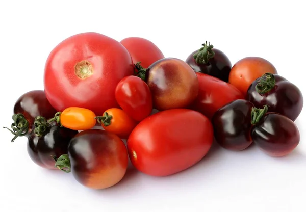 Varios Tomates Sabrosos Coloridos Como Deliciosa Comida Vegetariana —  Fotos de Stock
