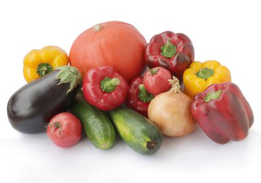 Vejetaryen yemekleri veya salatalar için çeşitli renkli sebzeler.