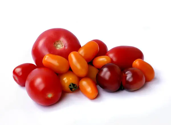 Varios Tomates Coloridos Como Comida Vegetariana Saludable —  Fotos de Stock