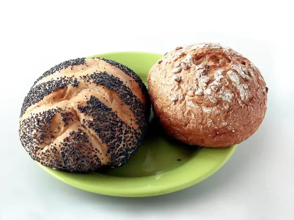 Kahvaltı için çok lezzetli börekler. Yakından.