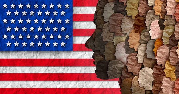 アメリカ独立記念日と7月4日アメリカの多様性のお祝いと多文化アメリカ社会と異なる人種の人々と多様な文化と多様性としての米国の多文化主義は米国の旗を振る — ストック写真