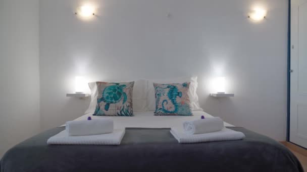 Dormitorio Clásico Apartamento Tradicional Para Relajarse Dormir Imágenes Alta Calidad — Vídeos de Stock