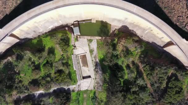 Hava Görüntüsü Drone Bravura Barajı Nın Üzerinde Çekim Yapıyor Düşük — Stok video