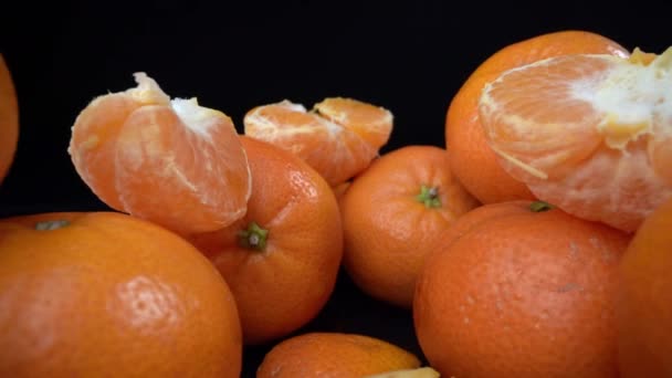 Lots Ripe Tangerines Shot Extreme Detailed Macro Black Background High — Vídeo de stock