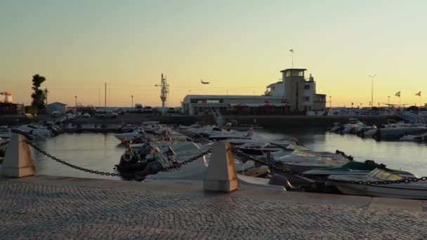 Prachtige Avond Zonsondergang Portugese Zuidelijke Stad Faro Jachthaven Aan Pier — Stockvideo