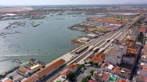 Filmagem Aérea Cidade Faro Com Drone Sobrevoando Estação Ferroviária Lagos — Vídeo de Stock