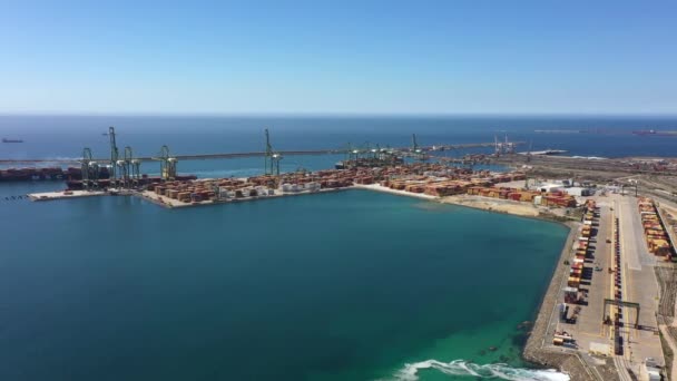 ポルトガルのシネス セトバルにある商業港 ビジネスロジスティクス 輸送業界のコンテナ貨物ターミナルの空中ビュー 高品質の4K映像 — ストック動画