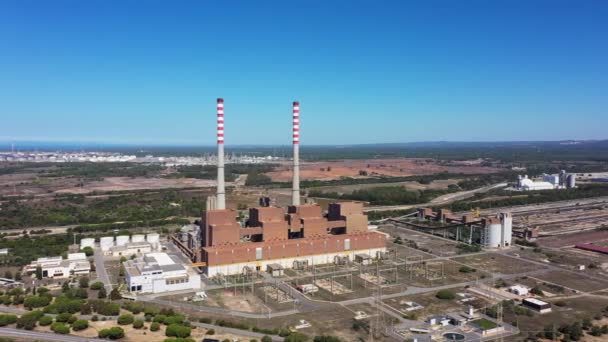 Αεροφωτογραφία Ενός Σταθμού Παραγωγής Ηλεκτρικής Ενέργειας Καύση Άνθρακα Στην Πόλη — Αρχείο Βίντεο