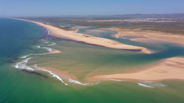 无人驾驶飞机对葡萄牙皇家海军保护区Ria Formosa Faro Algarve的空中录像拍摄 高质量的4K镜头 — 图库视频影像