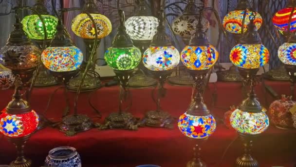 Lichtkroonluchters Hanglampen Creëerden Kunstzinnig Een Traditioneel Midden Oosters Concept Veelkleurig — Stockvideo