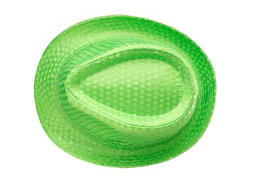 Müzikal performans için yeşil şapka, izole edilmiş beyaz arka plandaki pullarla. Üst Manzara. Yüksek kalite fotoğraf