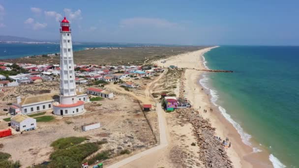 Luftaufnahme Der Leuchtturminsel Ilha Farol Der Touristenregion Algarve Der Südküste — Stockvideo