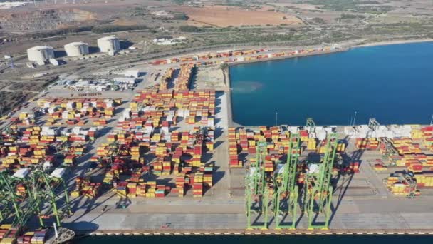 Luchtfoto Gefilmd Door Een Drone Van Een Containerterminal Van Commerciële — Stockvideo