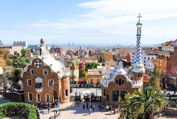 Park Guell by mimar Gaudi Barcelona 'da güneşli bir günde