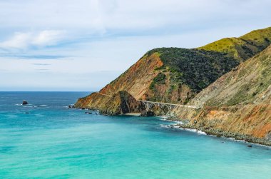 Big Sur, California 'daki etkileyici Big Creek Köprüsü