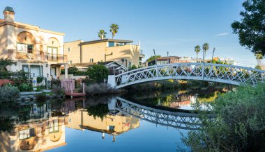 Los Angeles, Kaliforniya 'daki Venedik Kanalı' nın köprülerinden biri..