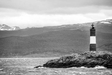 Arjantin, Tierra del Fuego 'da bulunan Les Eclaireurs deniz fenerinin sakin manzarası