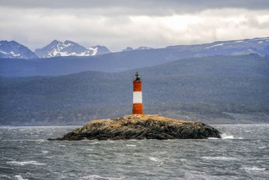 Les Eclaireurs deniz feneri Beagle Channel, Ushuaia, Arjantin 'deki kayalık bir adada.