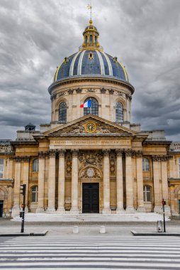 Fransa Enstitüsü ve Paris 'teki ikonik kubbesi