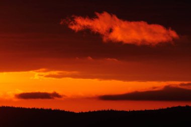 İsveç 'in vahşi doğası üzerinde gün doğumu, flatruet, sweden