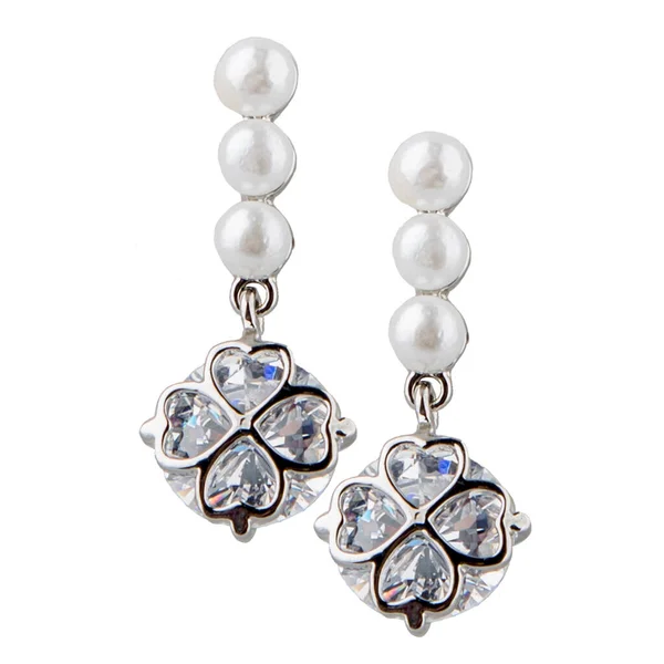 Paar Silberne Perlenohrringe Für Die Braut Auf Weißem Hintergrund Stockbild