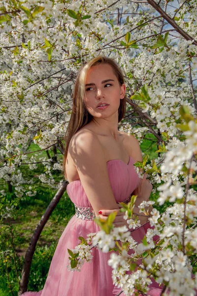 Portrait Asian Girl Beautiful Evening Dress Blooming Garden Flowering Trees — Stock Photo, Image