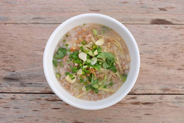 Bubur Nasi Dengan Daging Babi Cincang Bawang Putih Ketumbar Cabai — Stok Foto