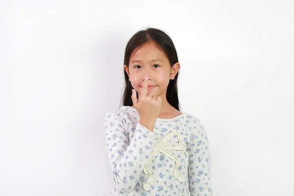 Портрет Азиатской Девочки Касаться Указывать Носом Изолированы Белом Фоне — стоковое фото