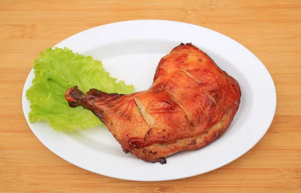 Roasted Chicken Leg White Plate Wood Background — Stock Photo, Image