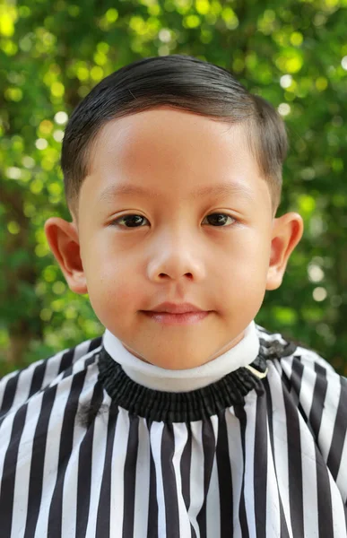Asijské Malý Chlapec Módní Sestřih Pro Chlapa — Stock fotografie