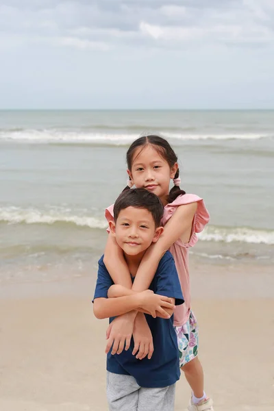 Usmívající Děti Pláži Asijské Chlapec Dítě Dívka Dítě Pláži Během — Stock fotografie
