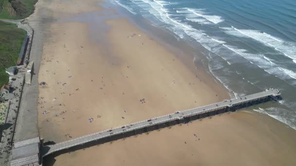 Вид Пірс Пляж Море Використовуючи Безпілотник — стокове відео