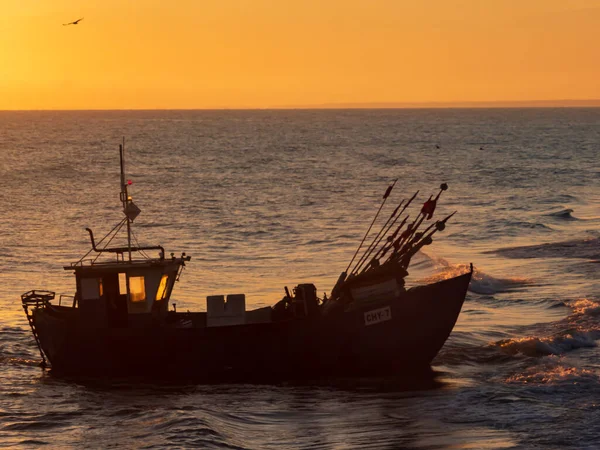 Chopy Polônia Junho 2022 Barco Pesca Durante Nascer Sol Mar — Fotografia de Stock