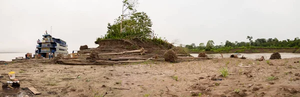 Река Амазонки Перу Сентября 2019 Года Вид Паромы Берегу Реки — стоковое фото