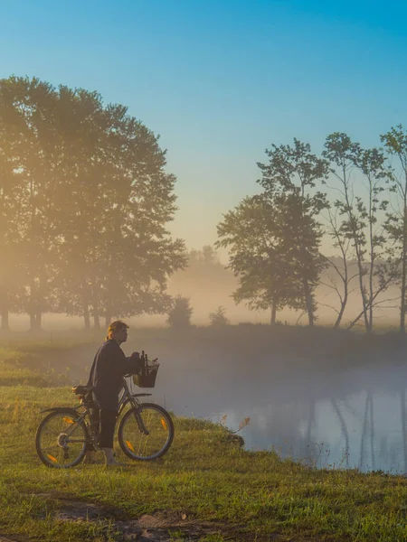 Woman Bicycle Foggy Morning Bug River Podlasie Podlachia Poland Europe — Foto Stock