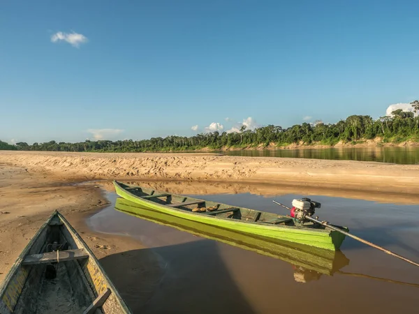 Dřevěné Čluny Písečné Pláži Řeky Javari Přítoku Řeky Amazonky Během — Stock fotografie